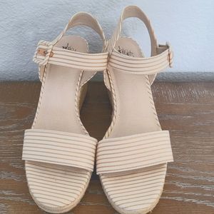 Life Strides Memory Foam Wedge Sandals NWT Size 10